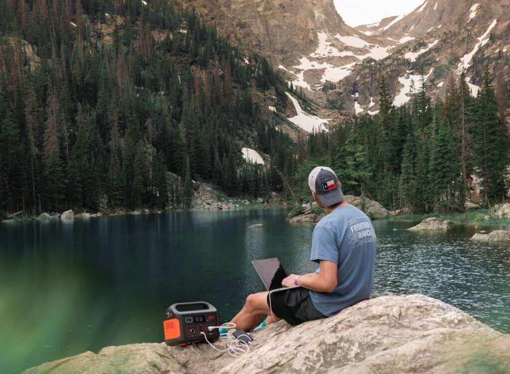 power station charging macbook during hiking 1