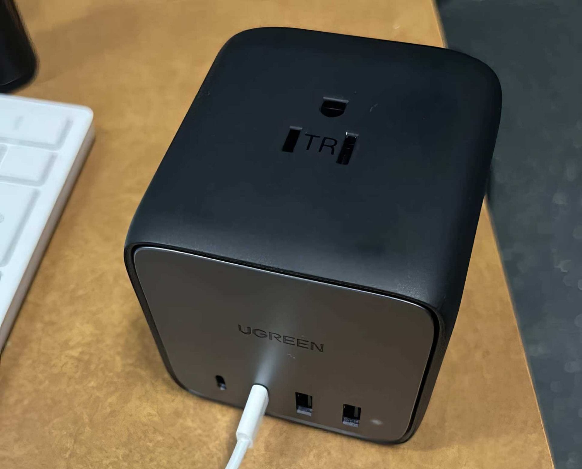 Ugreen 65W Charging Station 7 In 1 Review Sendgadget